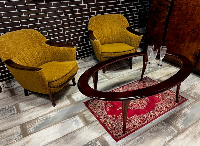 Ovaalne mahagon diivanilaud